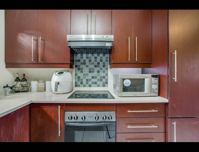1 BEDROOM APARTMENT BLOCK FOR SALE IN SUNNINGHILL